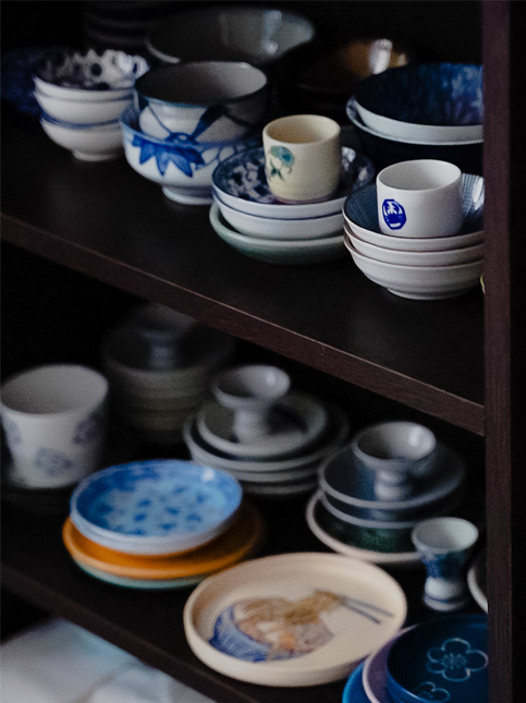 Colourful crockery shelf – Beautiful Homes