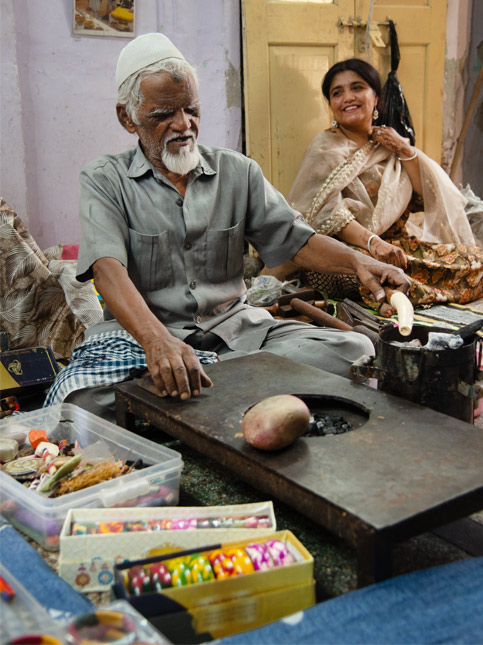 Gulrukh working with her father in Jaipur - Beautiful Homes
