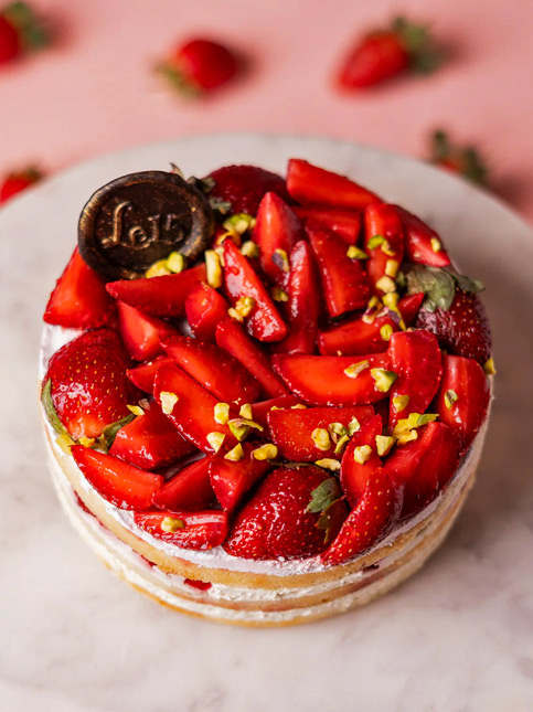 Strawberry cream cake by Le15 – Beautiful Homes