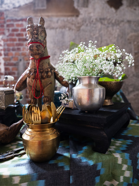 This vignette captures Reddy’s hosting philosophy: relaxed, layered and never overly matched – Beautiful Homes