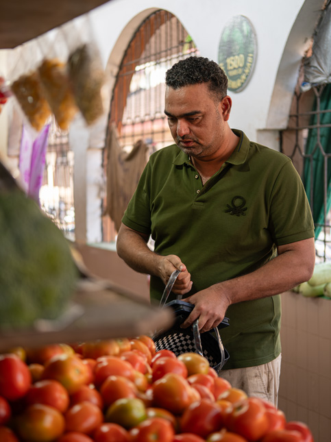 Chef Martin buying vegetables – Beautiful Homes