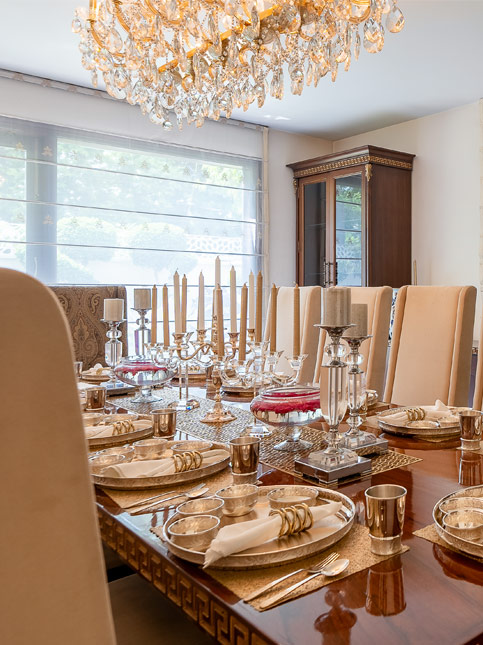 Formal dining room with chandeliers – Beautiful Homes