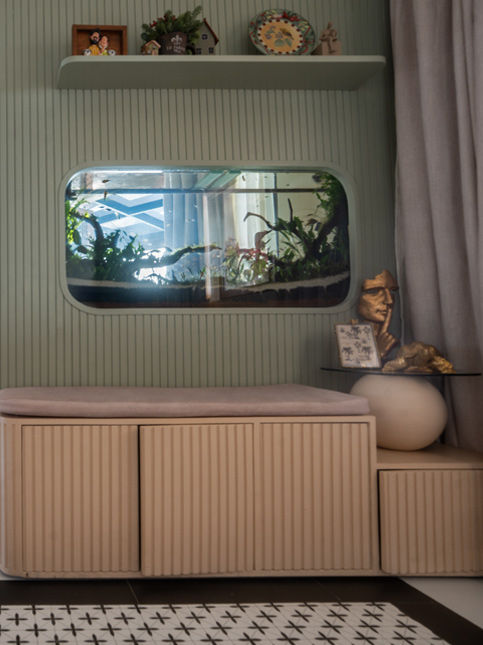 Foyer view with fish tank and dining nook – Beautiful Homes