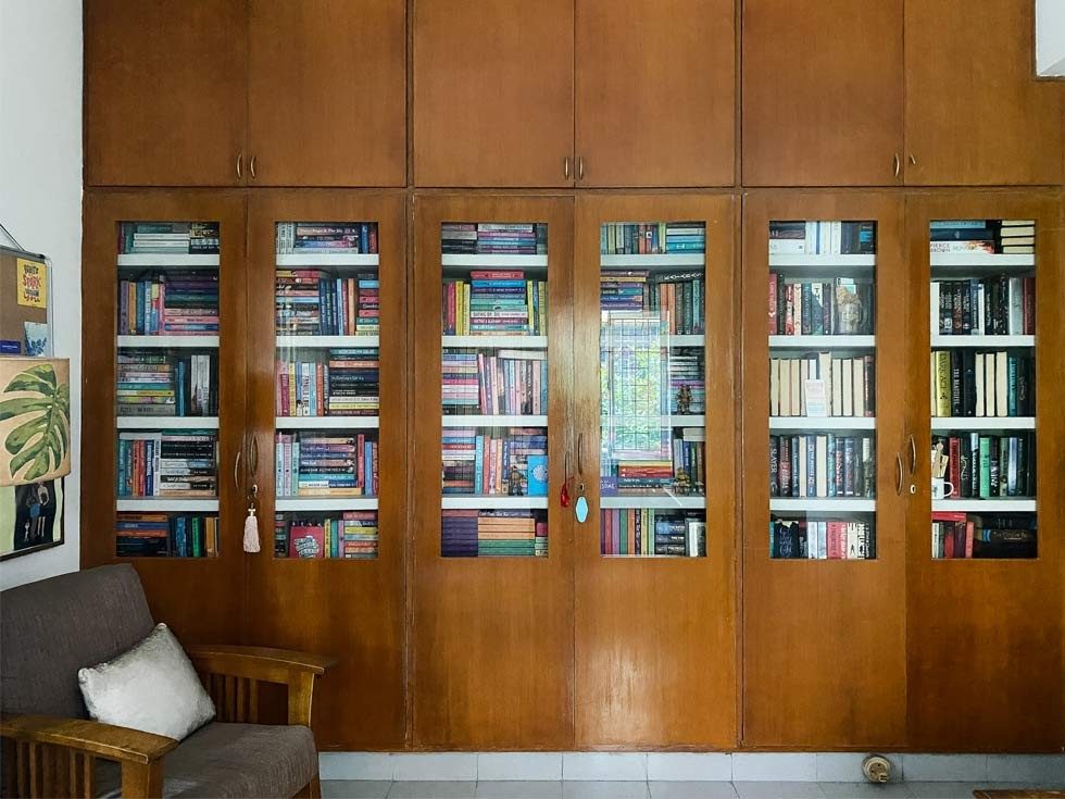 Wardrobe converted into a bookshelf – Beautiful Homes