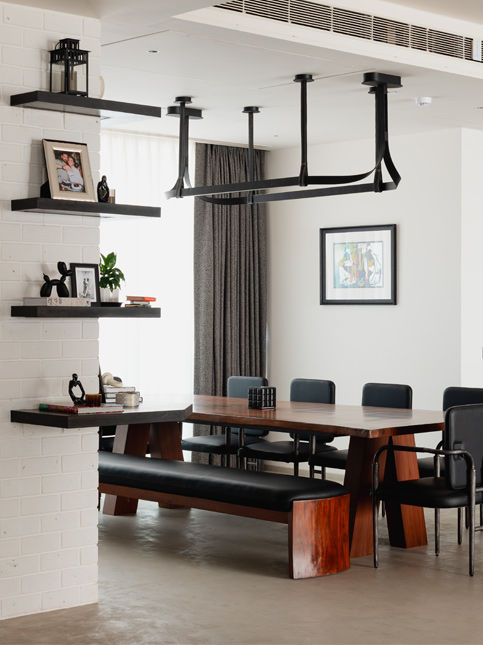 Urban dining space with black metal detailing – Beautiful Homes