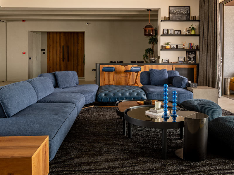 Urban style living area with dark tones – Beautiful Homes