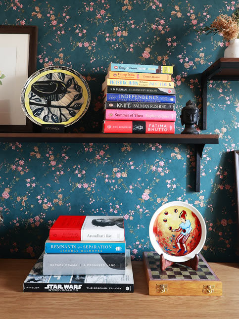 Balanced mix of fiction and non-fiction books – Beautiful Homes