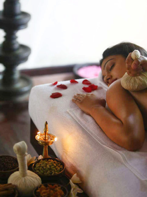 A quiet moment of Ayurvedic healing with warm herbal poultices as the body sinks into deep relaxation – Beautiful Homes