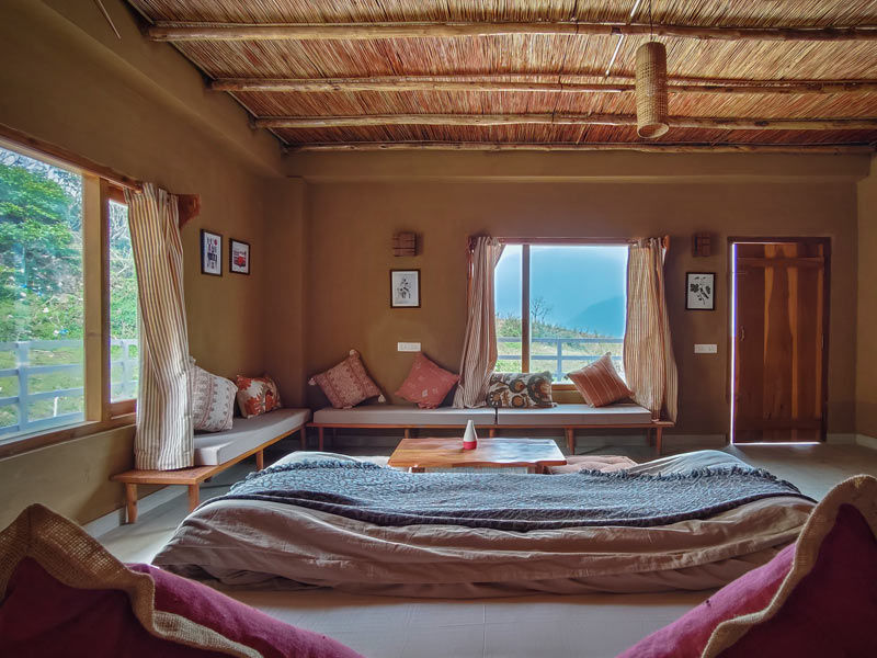 Rustic bedroom with bamboo ceiling – Beautiful Homes