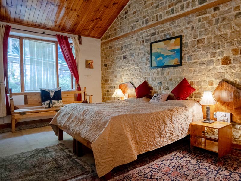Rustic bedroom with stone accent wall – Beautiful Homes