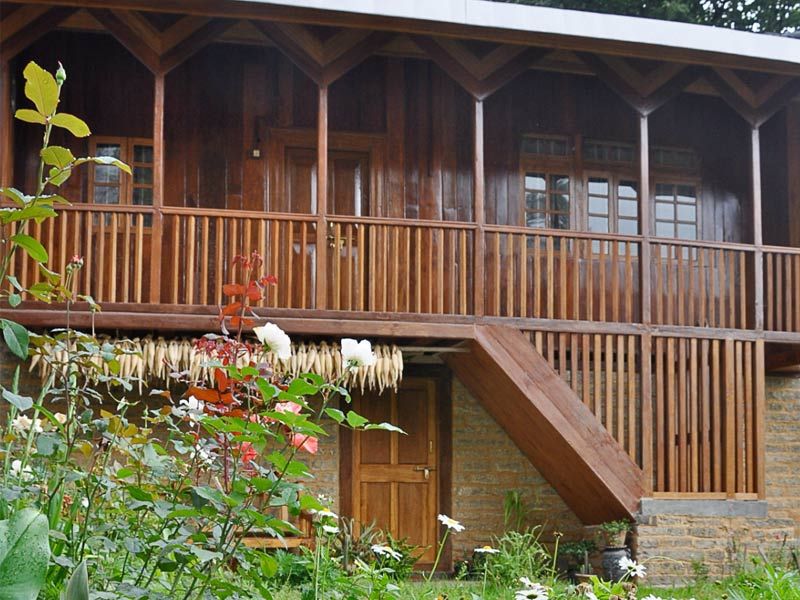 Wooden homestay with garden view – Beautiful Homes