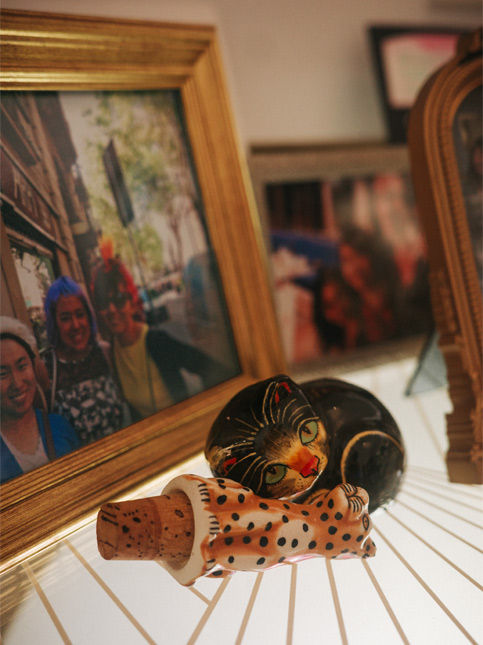 Bar cart with photos of loved ones instead of spirits - Beautiful Homes