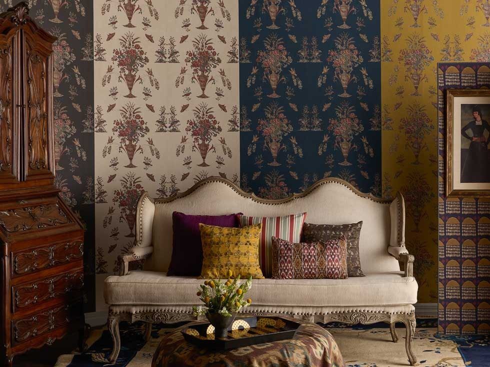 Coromandel Garden chintz wallcovering with blooming flowers and birds - Beautiful Homes