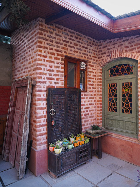 Natural light inside Zoongash studio in Kashmir - Beautiful Homes