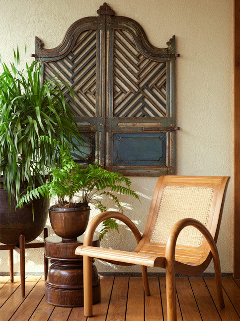 Flea market wall décor vase refurbished chair and Tianu side table - Beautiful Homes