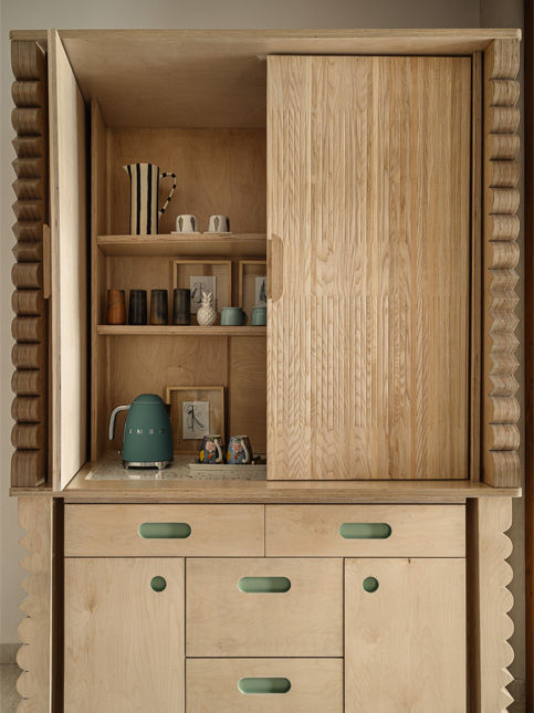 Organised kitchen and wardrobe details in Huzefa Rangwala home - Beautiful Homes