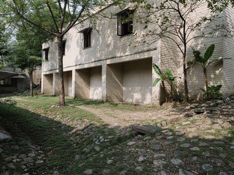 Rear exterior of Ganga Maki studio workshop - Beautiful Homes