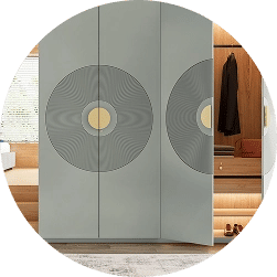 Tailored wardrobe. Transparent budget.