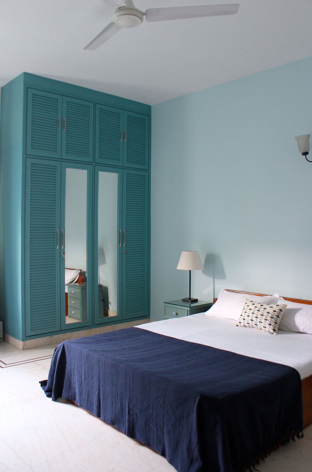 Extend your bedroom wardrobe right up to the ceiling - Beautiful Homes
