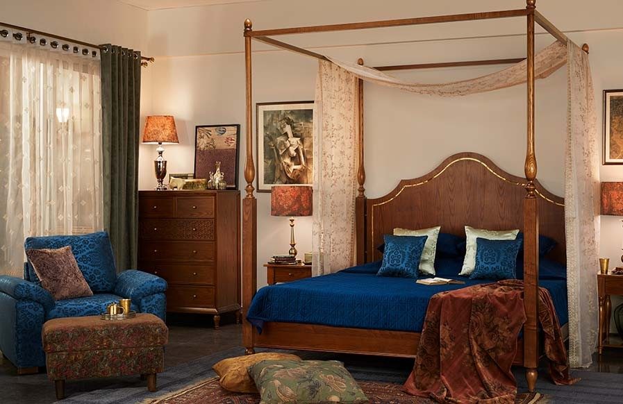 Evoking tradition in an Indian contemporary bedroom interior with a patterned bedding - Beautiful Homes