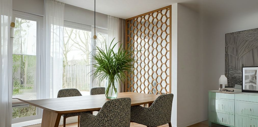 Dining room with wooden honeycomb partition design - Beautiful Homes