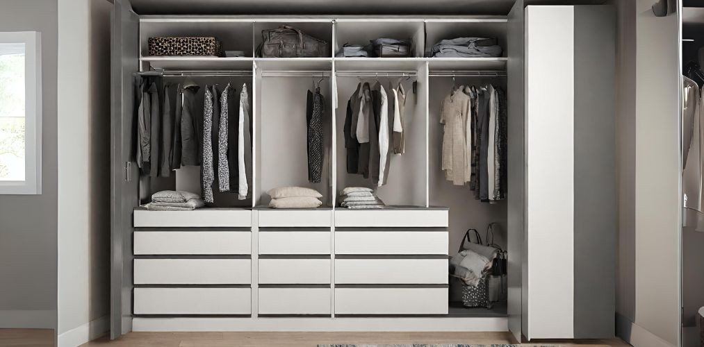 Modern wardrobe with drawer storage - Beautiful Homes