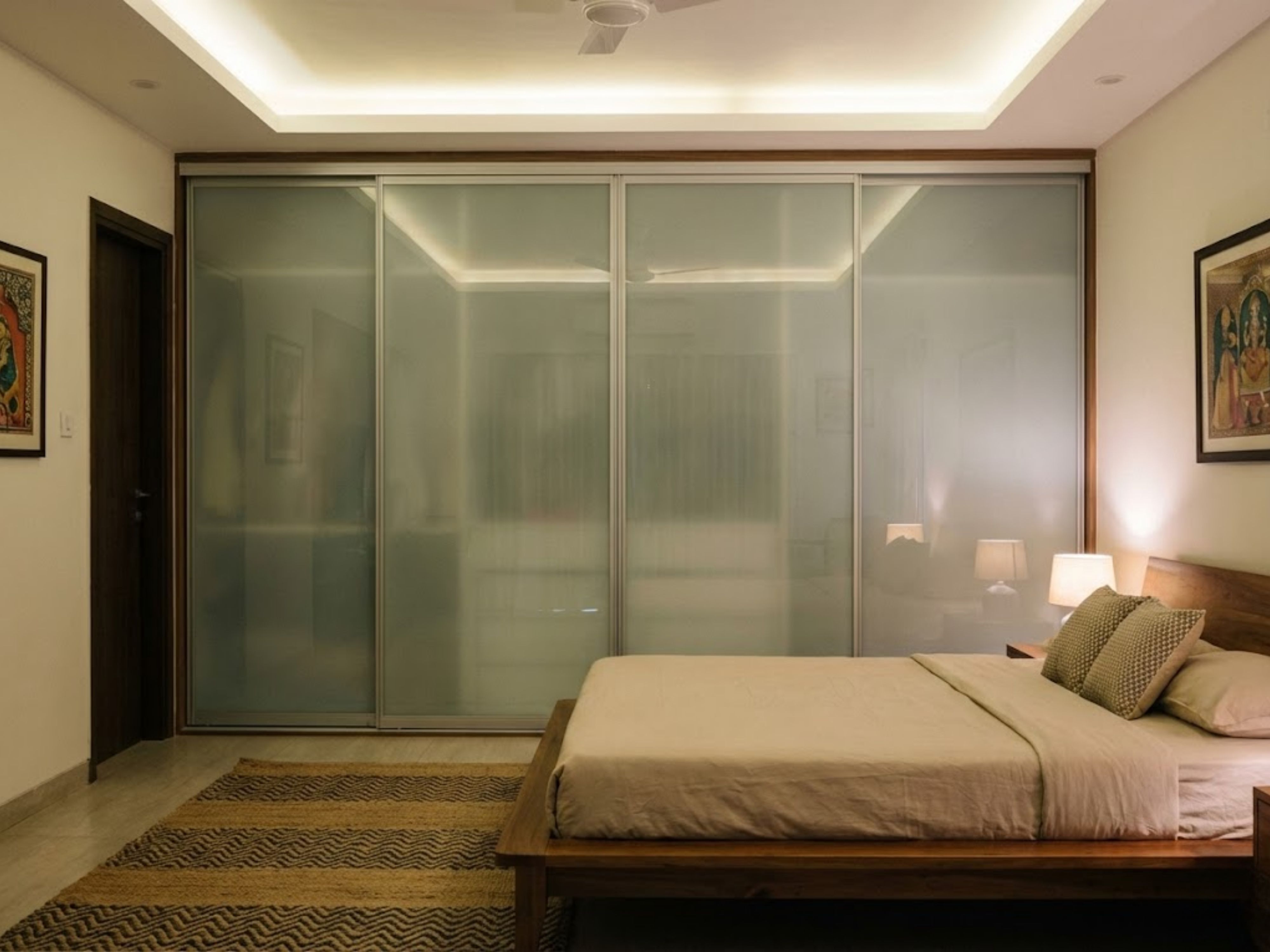 Modern bedroom with frosted glass wardrobe - Beautiful Homes