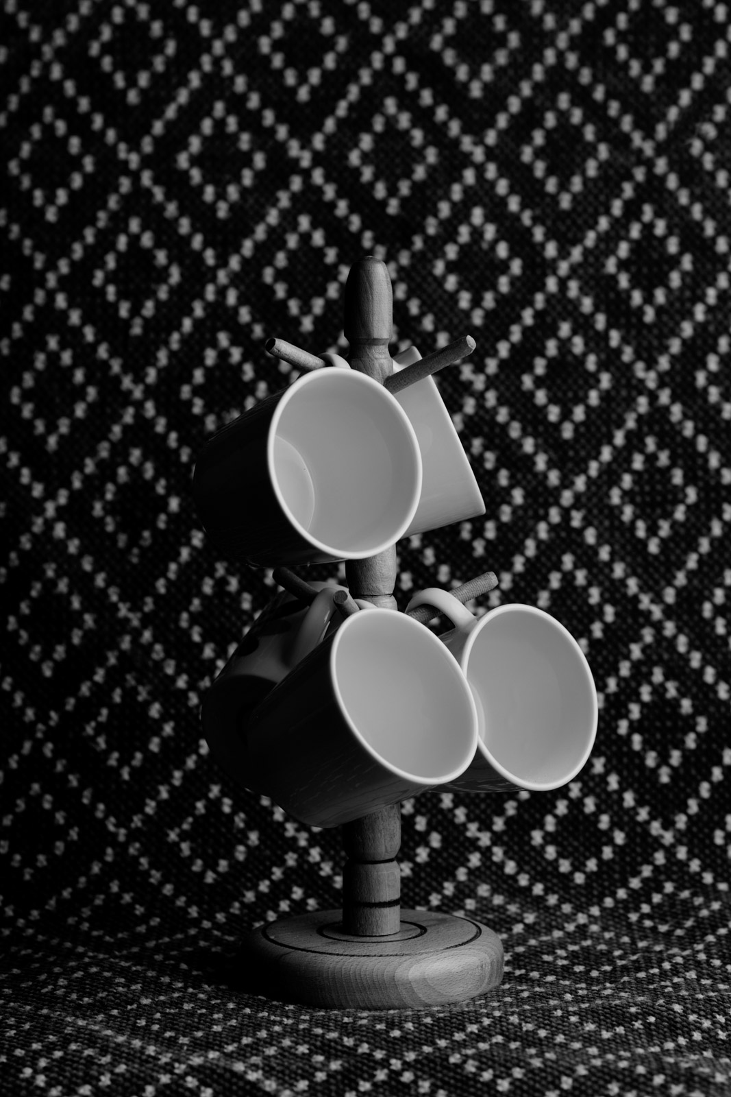 A Cup Stand on the Kitchen Counter – Beautiful Homes