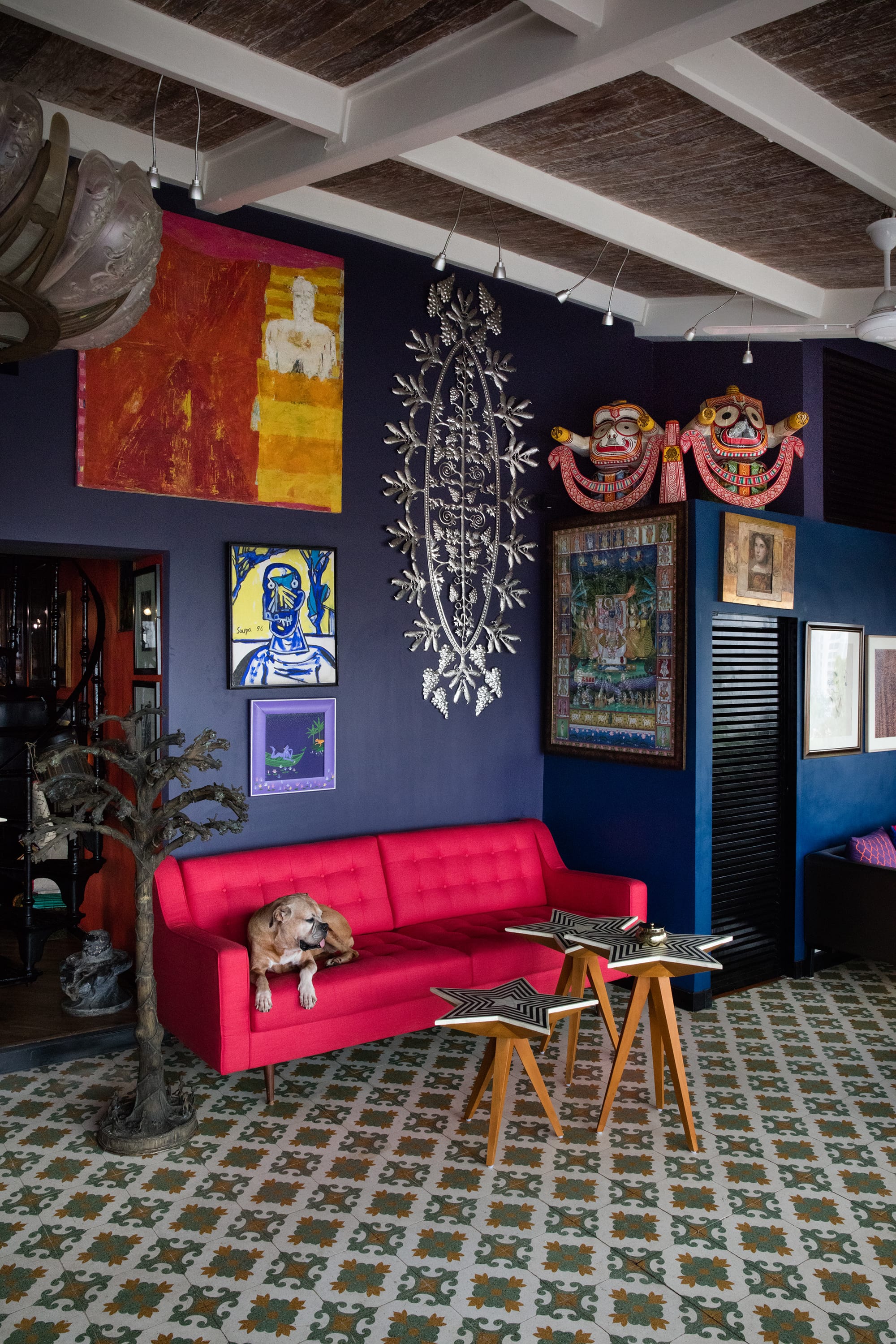 Gallery wall in home interiors - Beautiful Homes