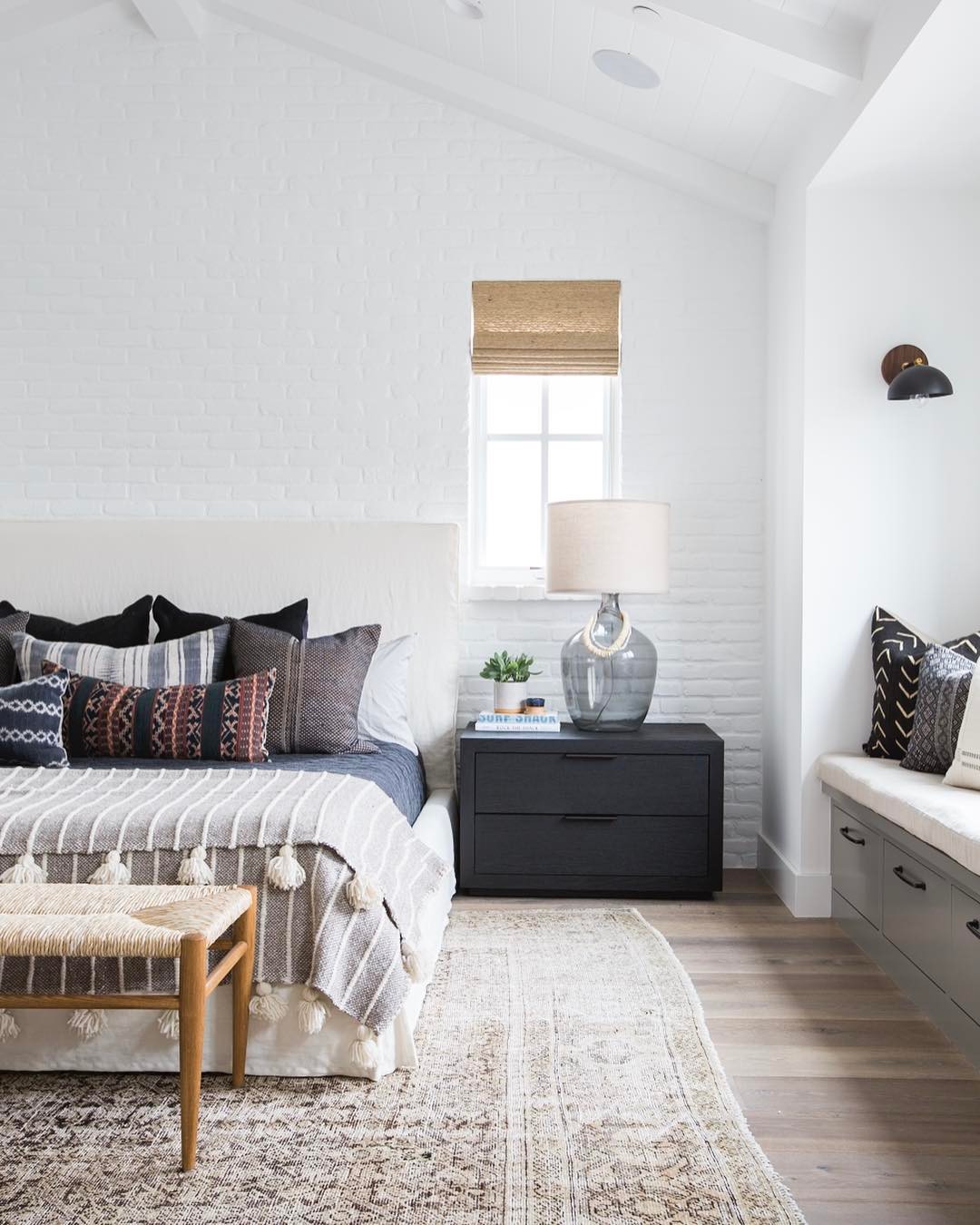 Expert interior designer for bedroom - Beautiful Homes