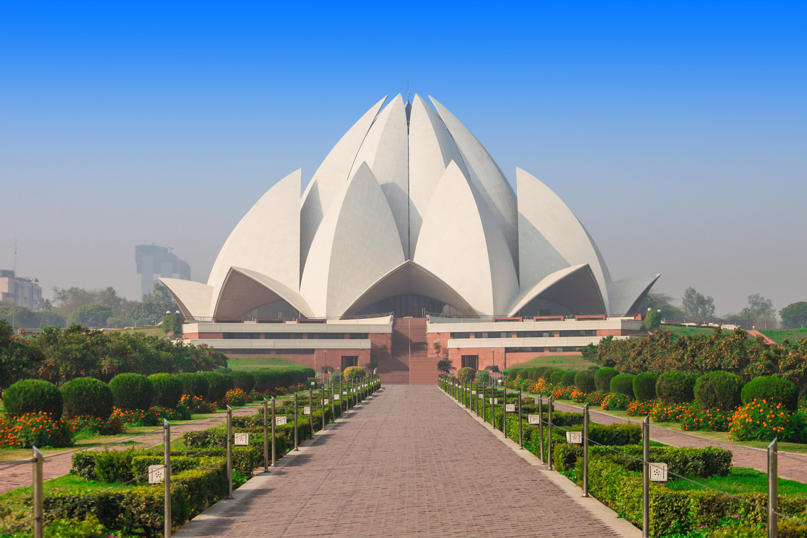 The 30-year-old Lotus Temple in Delhi - Beautiful Homes