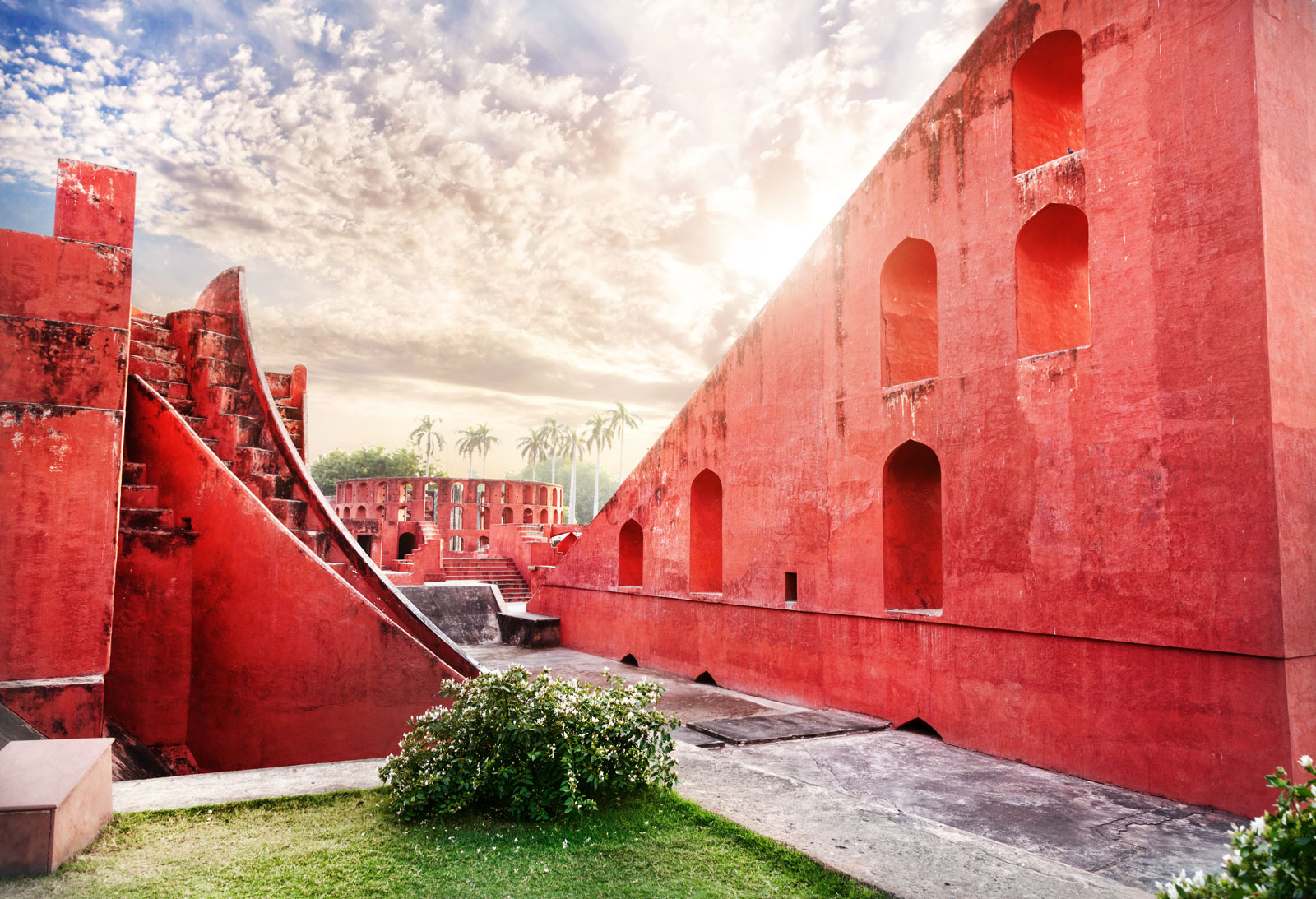 The Jantar Mantar observatory has 14 different astronomical instruments - Beautiful Homes