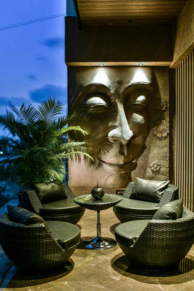 Include art to enhance your home balcony design - Beautiful Homes