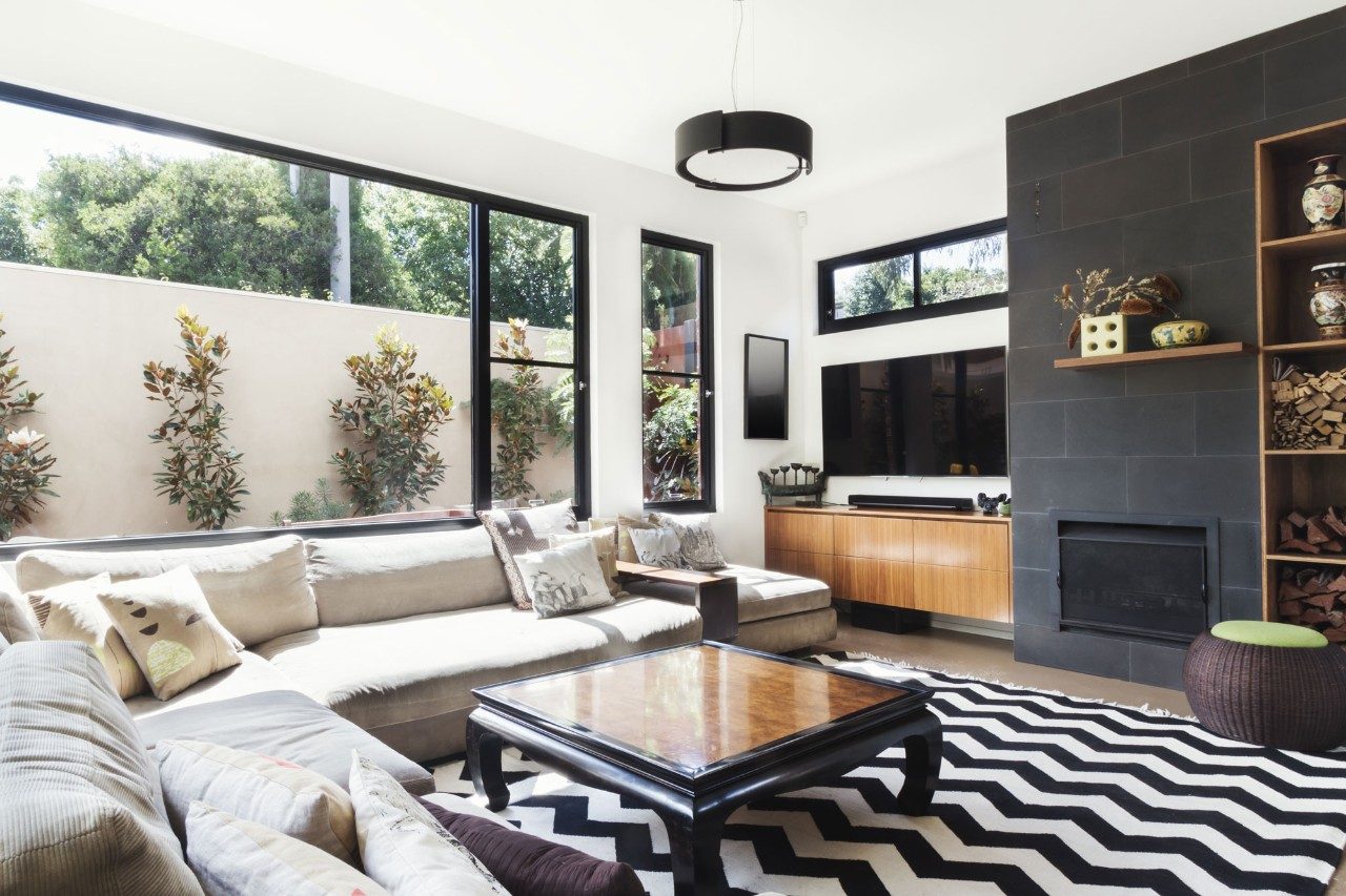 A statement interior wall in black - Beautiful Homes