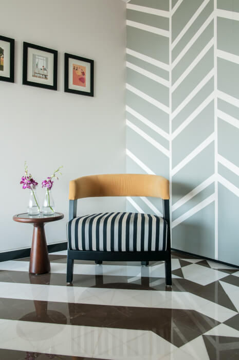 Layered patterns can vary in scale but should belong to the same colour family - Beautiful Homes