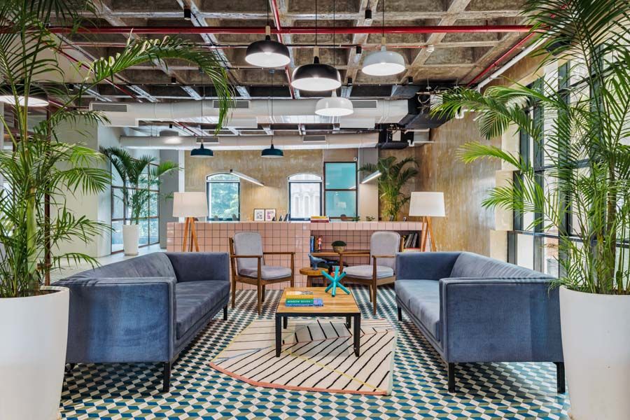 Combine two bold patterns in your living room - Beautiful Homes