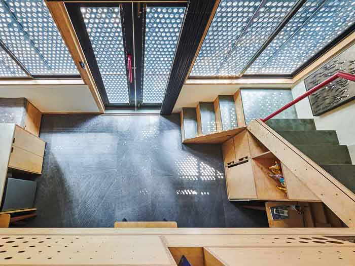 Use screens and grills for an interesting play of light and shadow within the space to create patterns - Beautiful Homes