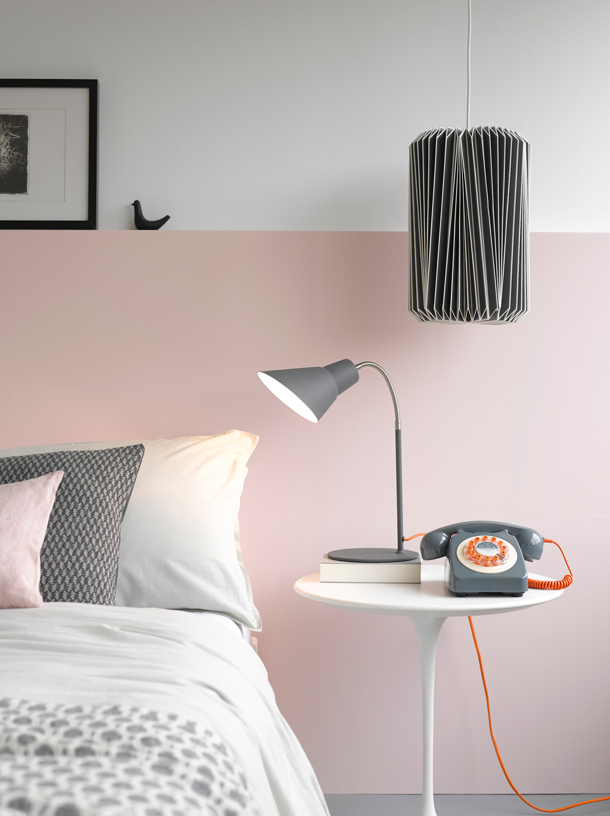 Small Bedside Table Design With Table Lamp - Beautiful Homes