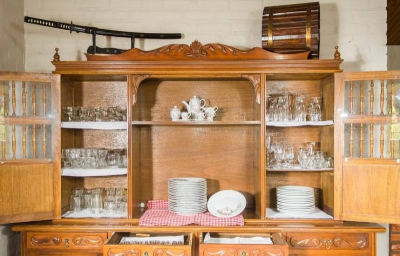 Classy Crockery Cabinet Designs You