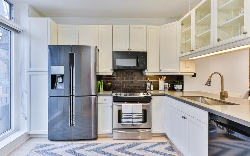 L-shaped kitchen design with kitchen work triangle - Beautiful Homes