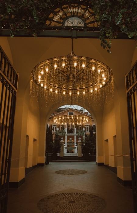 Traditional Indian foyer design for a royal traditional home - Beautiful Homes