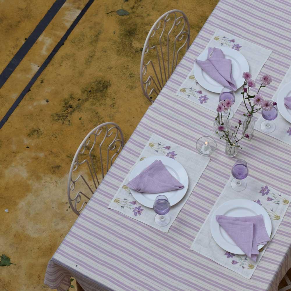 Gulabi Rekh Table Cover