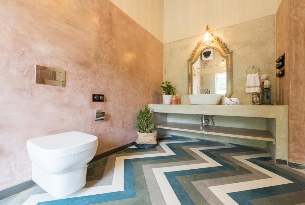 Pastel & grey walls for bathroom - Beautiful Homes