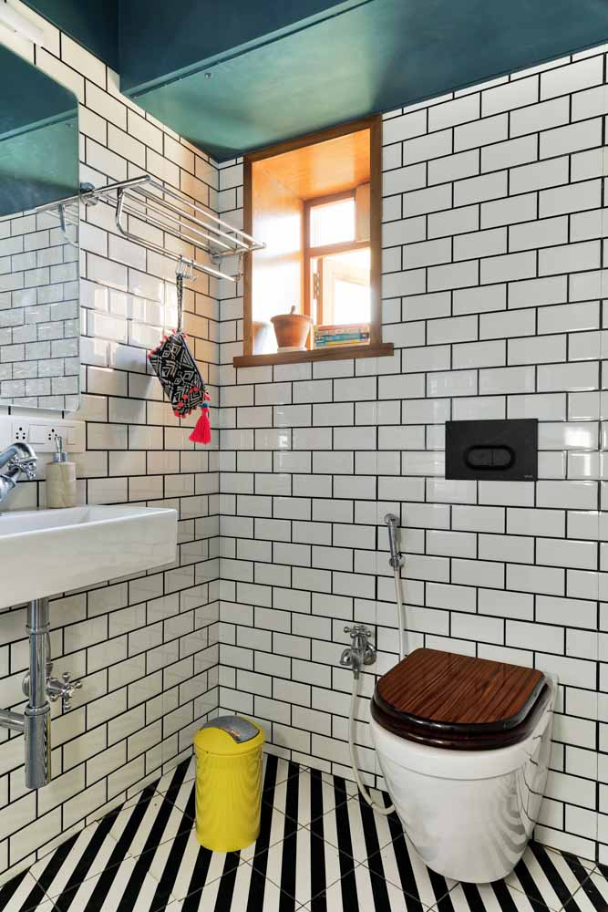 White brick wall design for bathroom - Beautiful Homes