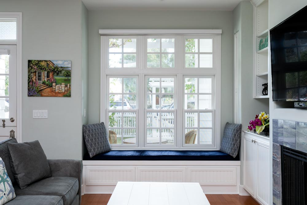 Window seating design with extra storage for saving up some space - Beautiful Homes