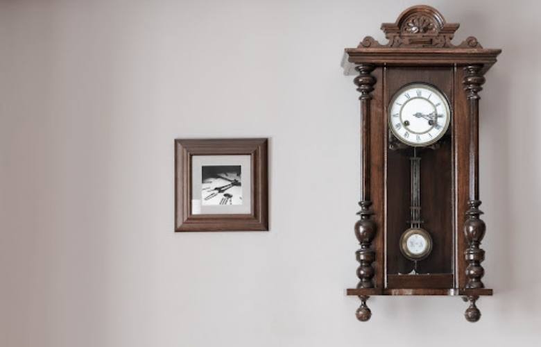 Pendulum wall clock for your eclectic room - Beautiful Homes