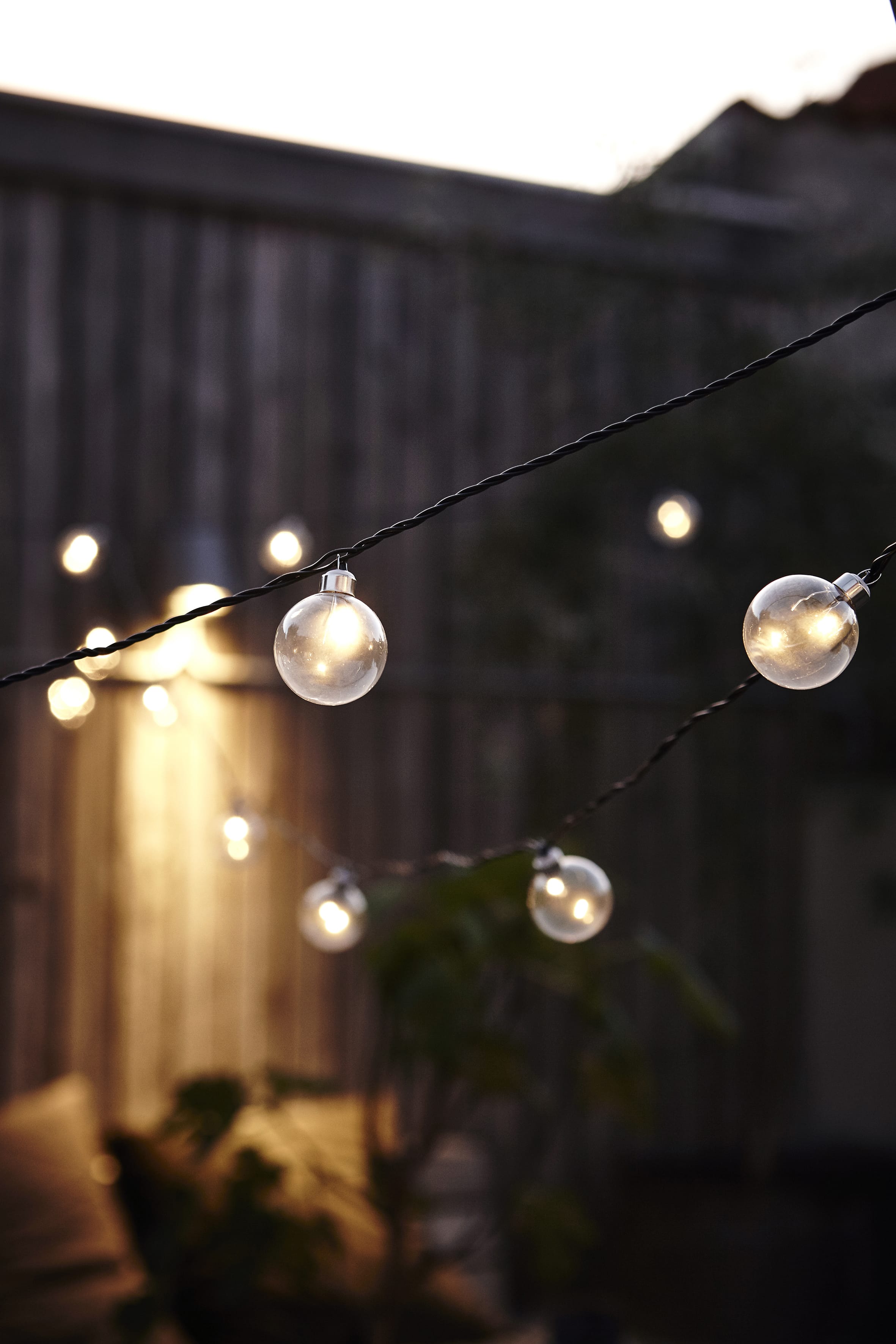 Fairy lights décor ideas for house parties - Beautiful Homes