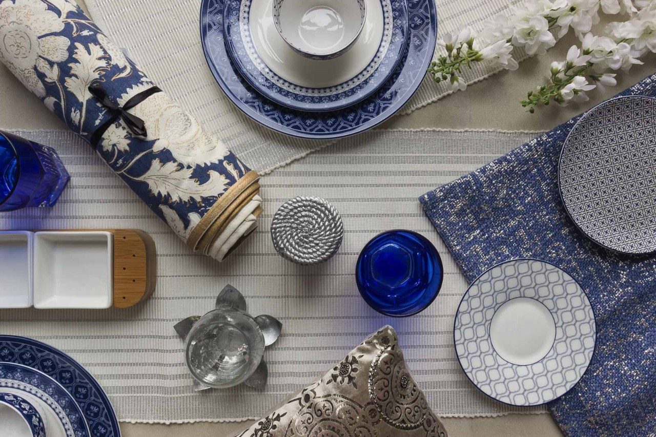 Classic décor for dining table