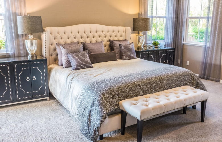 A Guide to Bed Skirt Styles and 10 Interesting Ideas