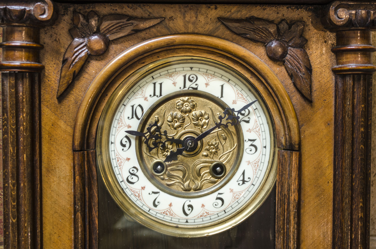 Tips on how to take care for a grandfather clock - Beautiful Homes